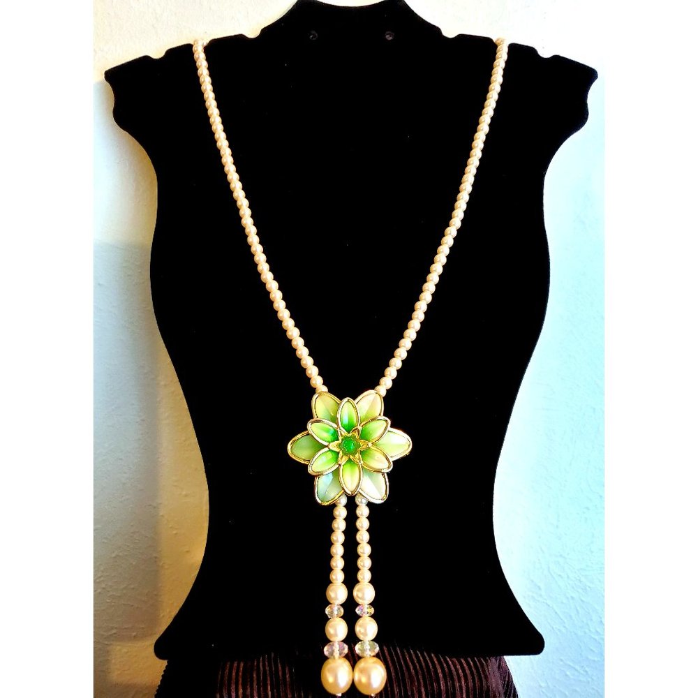 Green Flower w/ Faux Pearl Beads Clavicle Necklace